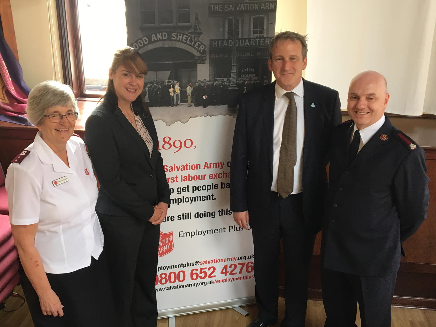 Damian Hinds visits Petersfield