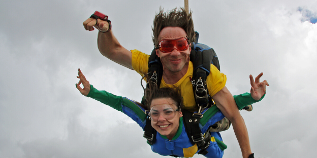 Two people skydiving 