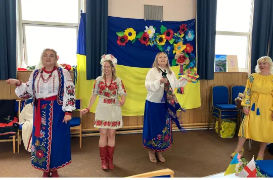 A picture of people in traditional Ukrainian dress