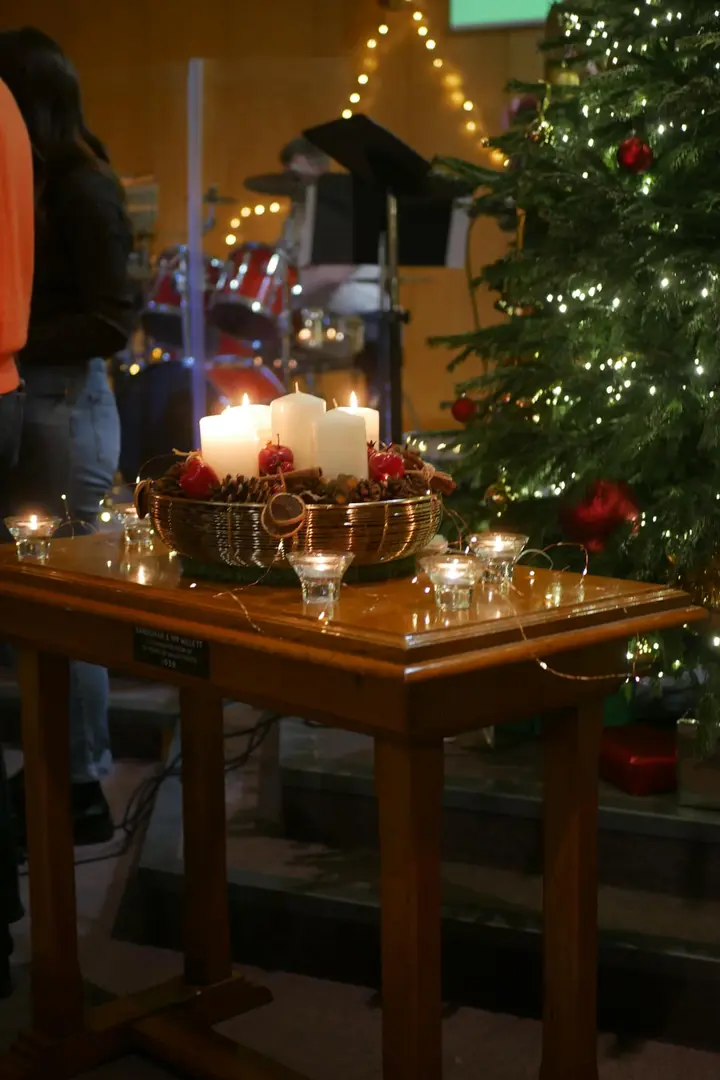 Bromley Christmas table